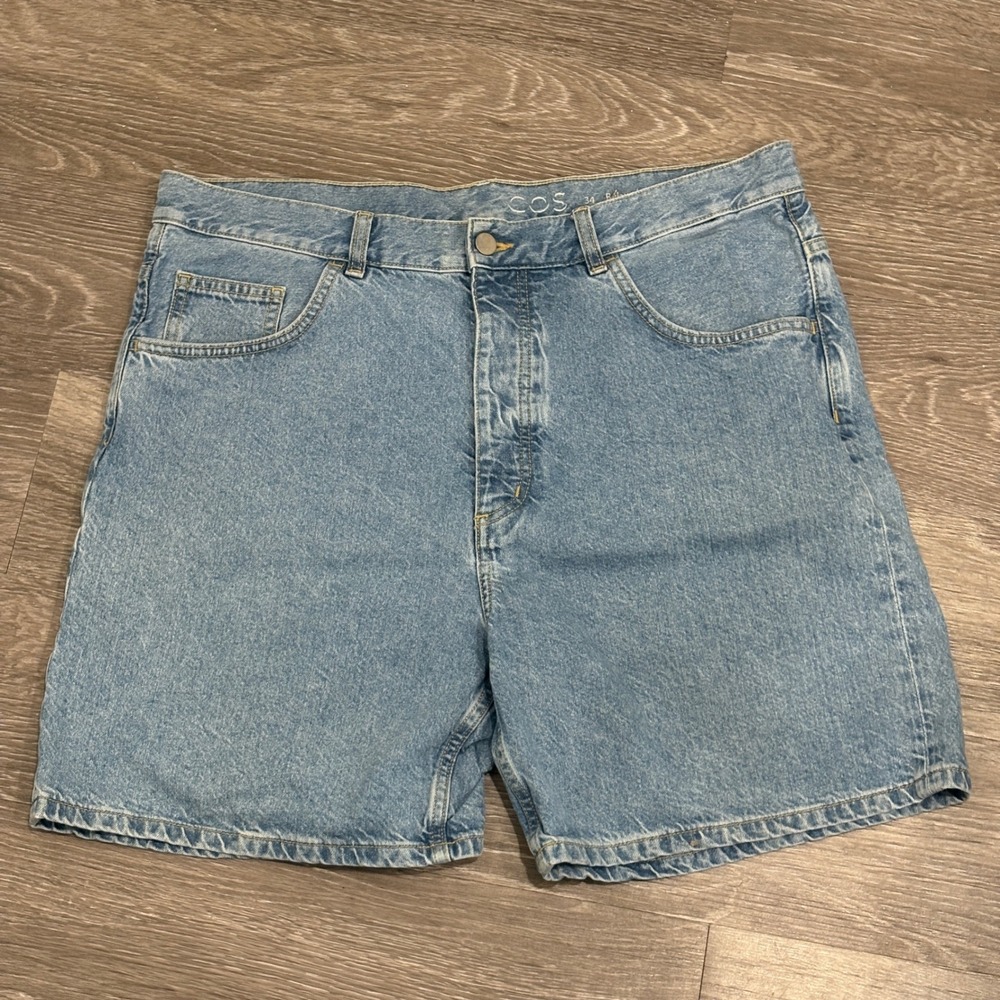 COS Rider Relaxed Fit Denim Shorts Mens 34 Light Blue Cotton Button Fly Jorts